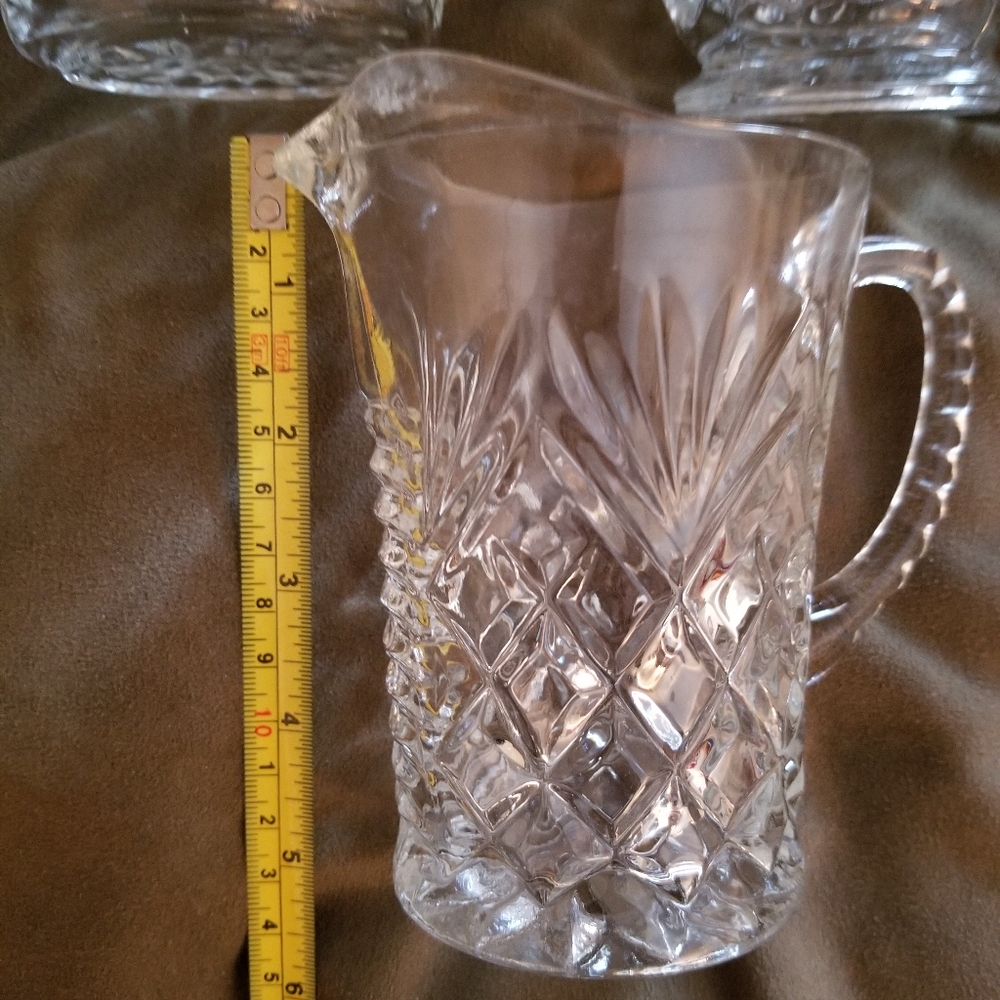 Elegant Crystal Glassware Set - Picture 3 of 10